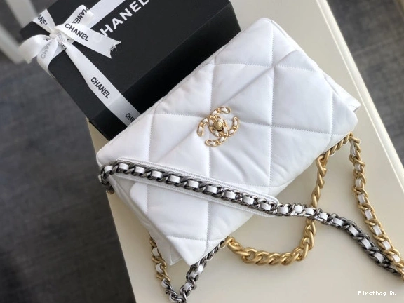 First Bag Ru CHANEL 19 BAG FLAP 0825